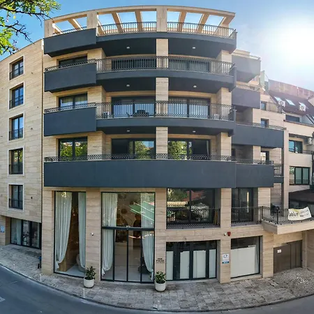 Nik Luxury 2*