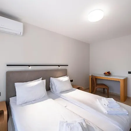 Nik Luxury Hotel 2*