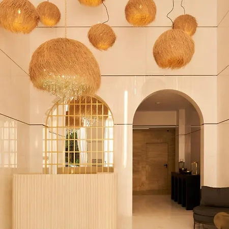 Nik Luxury Hotel 2*