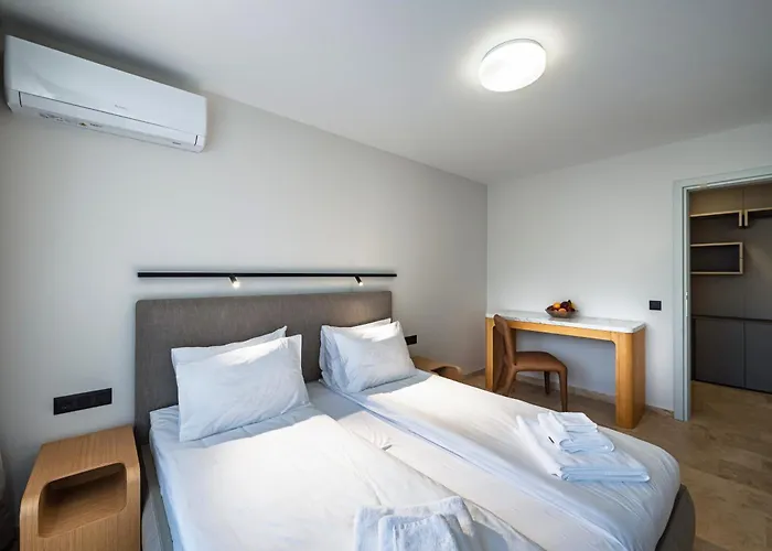 Nik Luxury Szandanszki