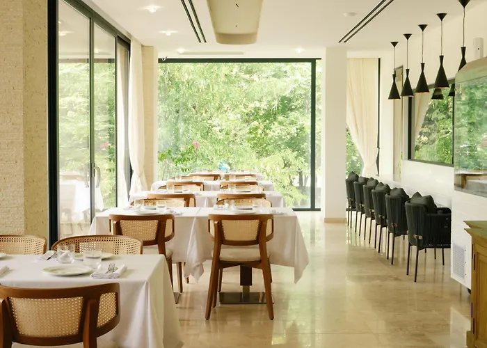 Szálloda Nik Luxury 2*