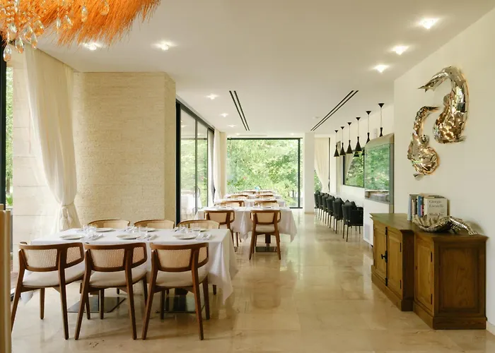 Nik Luxury Szandanszki