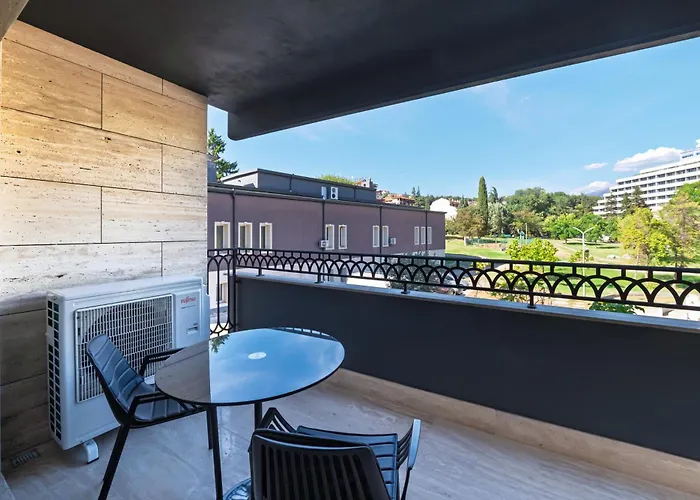 Nik Luxury 2* Szandanszki